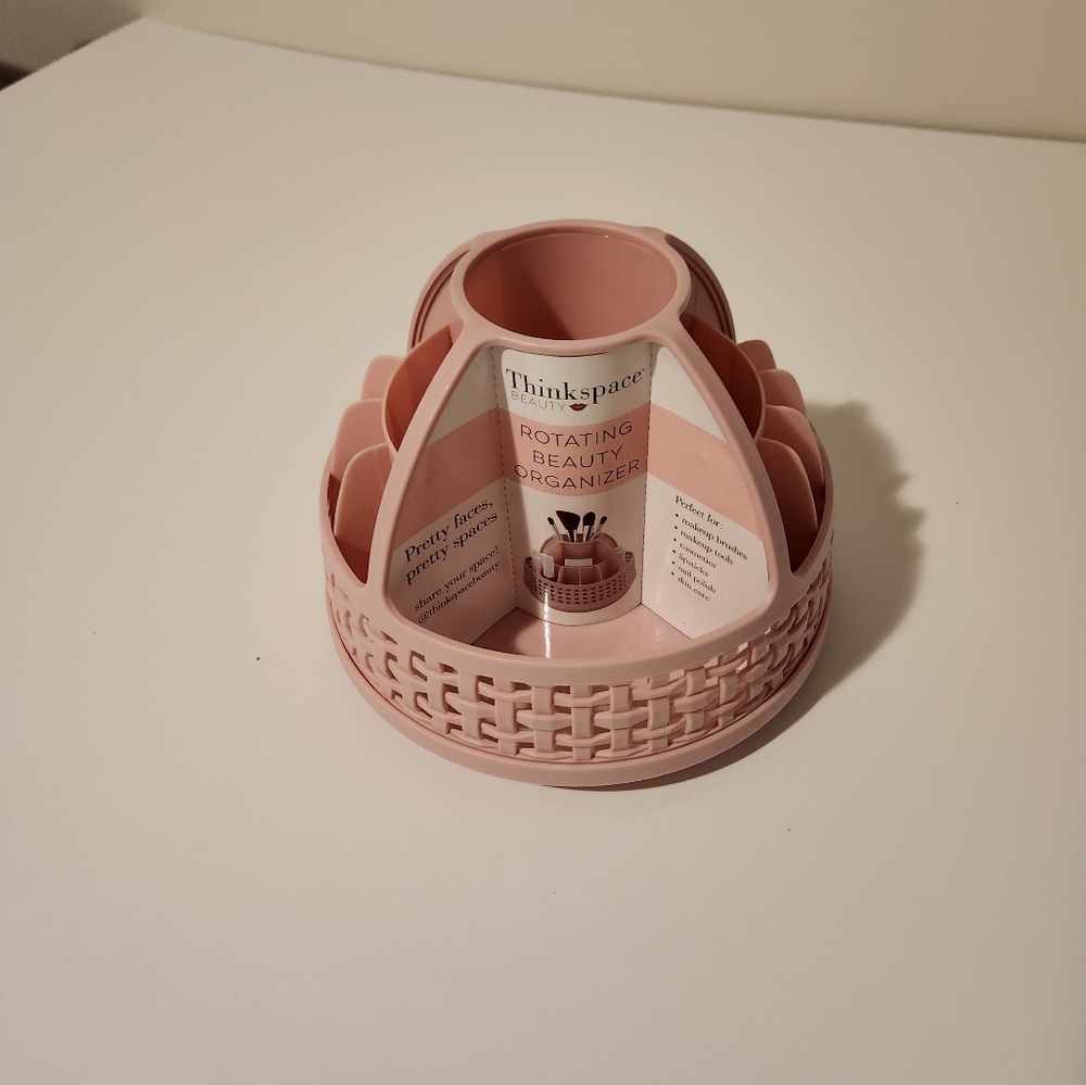 Rotating Beauty organizer